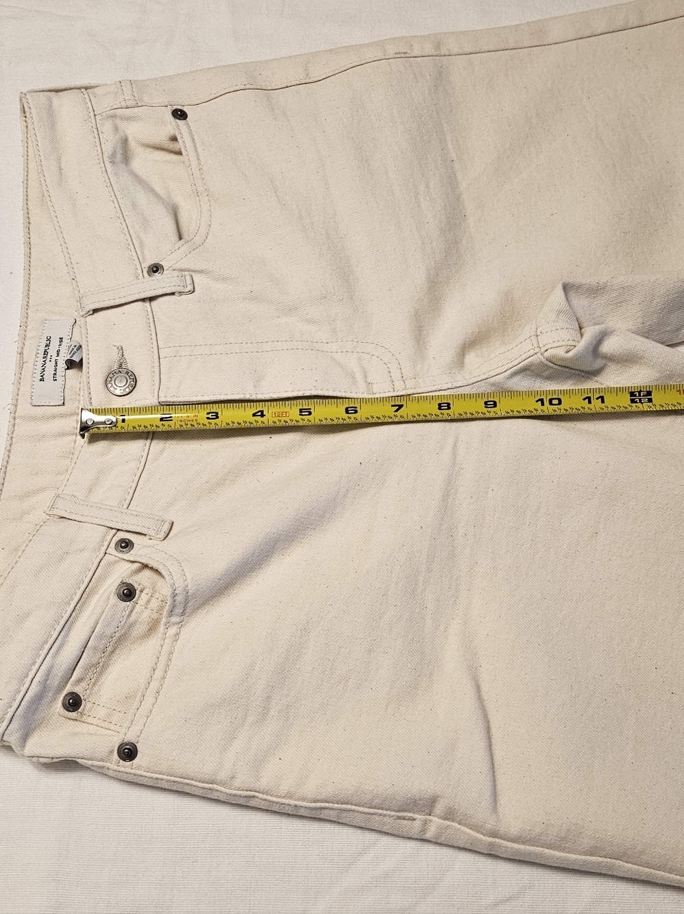 Banana Republic Cropped Straight Jeans in Cream - Picture 4 of 7